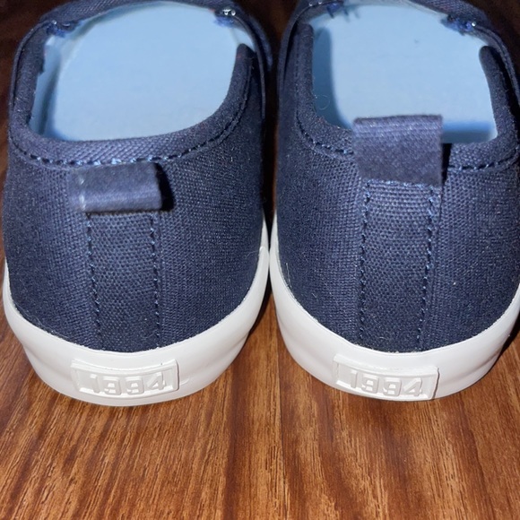 Old Navy Toddler Boys Slip On Shoes - Picture 2 of 4